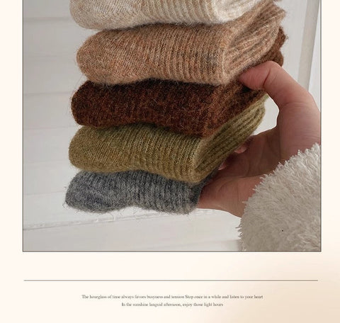 Xiao Xiangfeng Solid Color Wool Socks Women's Long Socks Instagram Trendy Pure Cotton Autumn and Winter Thickened and Warm Cashmere Retro Mid length Socks m1915010470